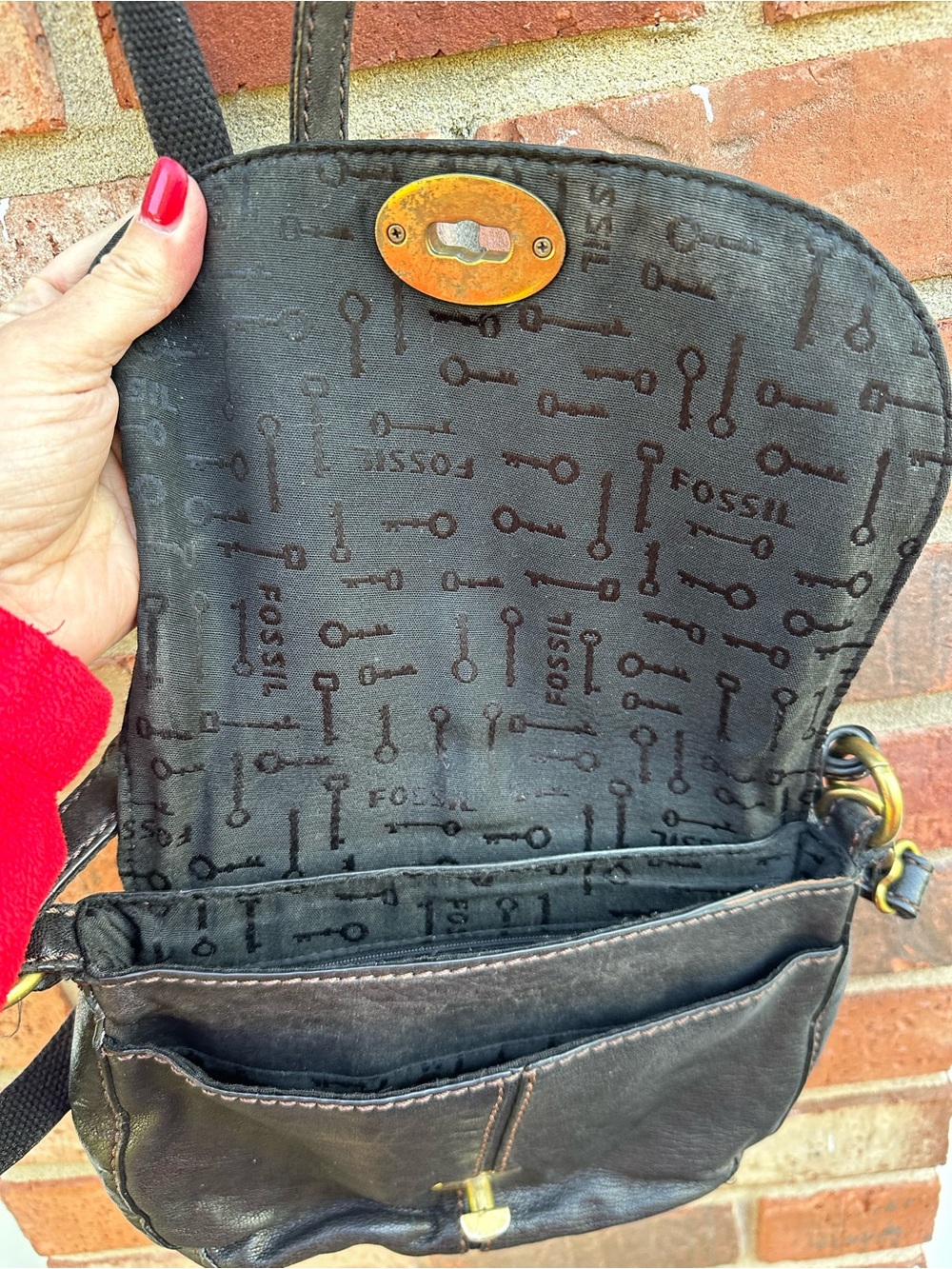 Vtg Fossil Carson Flap Saddle Bag/Purse Black Adjust Strap Crossbody Key Charm - Picture 5 of 15